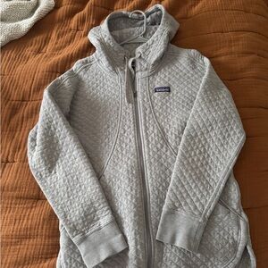 Patagonia Light Gray Quilted Jacket